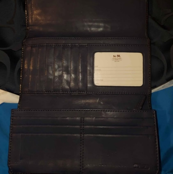 Coach Set - Picture 6 of 6